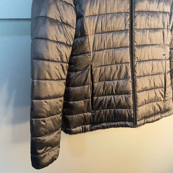 Andrew Marc Reversible Puffer & Faux Fur Jacket Silver & Black SZ Small EUC - Picture 4 of 16